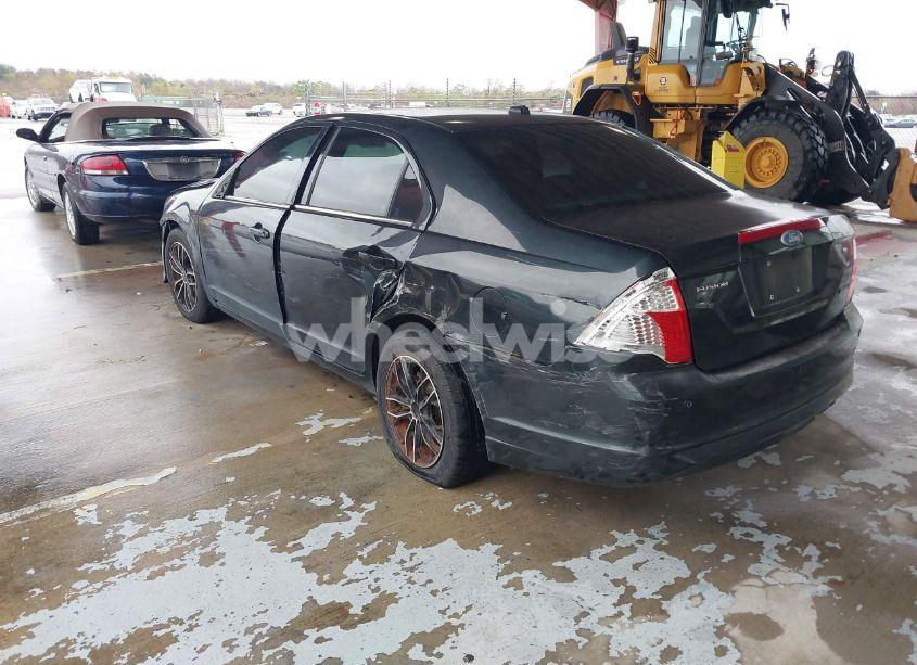 Photo 3 of 2010 Ford Fusion SE (VIN 3FAHP0HA4AR381144)