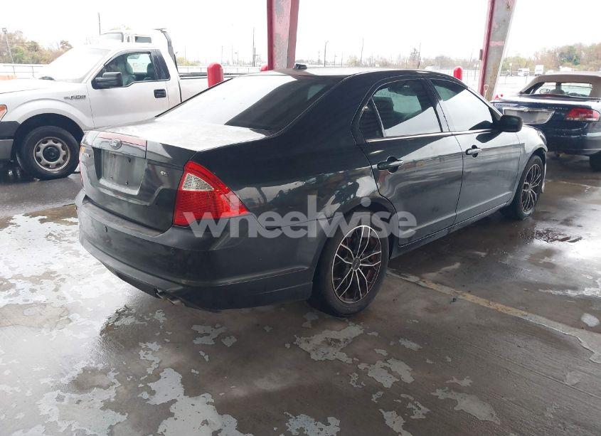 Photo 4 of 2010 Ford Fusion SE (VIN 3FAHP0HA4AR381144)