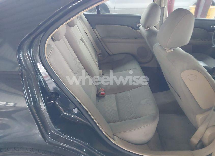 Photo 8 of 2010 Ford Fusion SE (VIN 3FAHP0HA4AR381144)