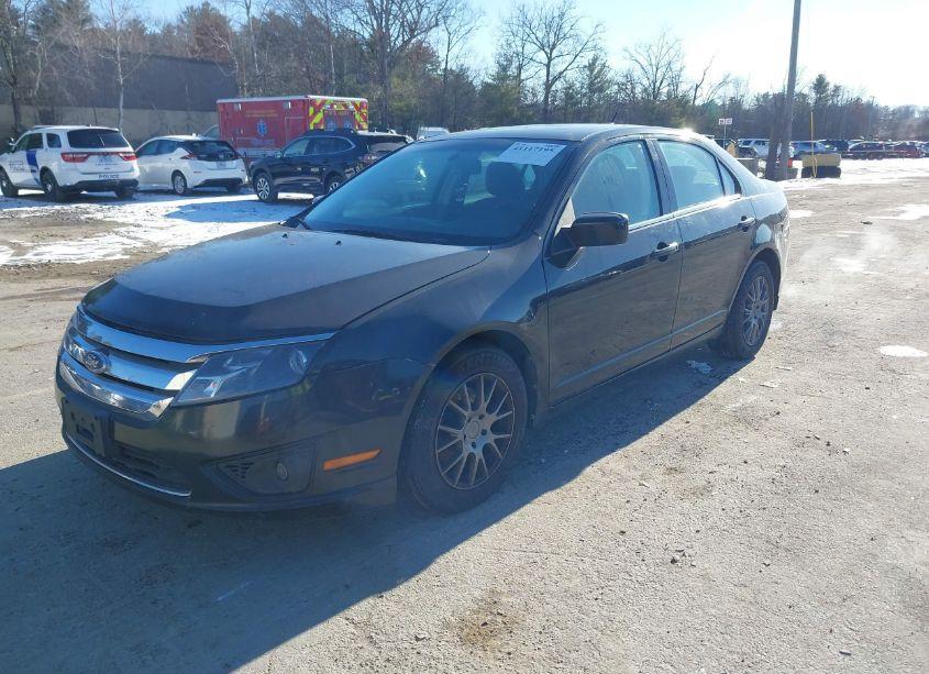 Photo 2 of 2010 Ford Fusion SE (VIN 3FAHP0HA4AR391981)