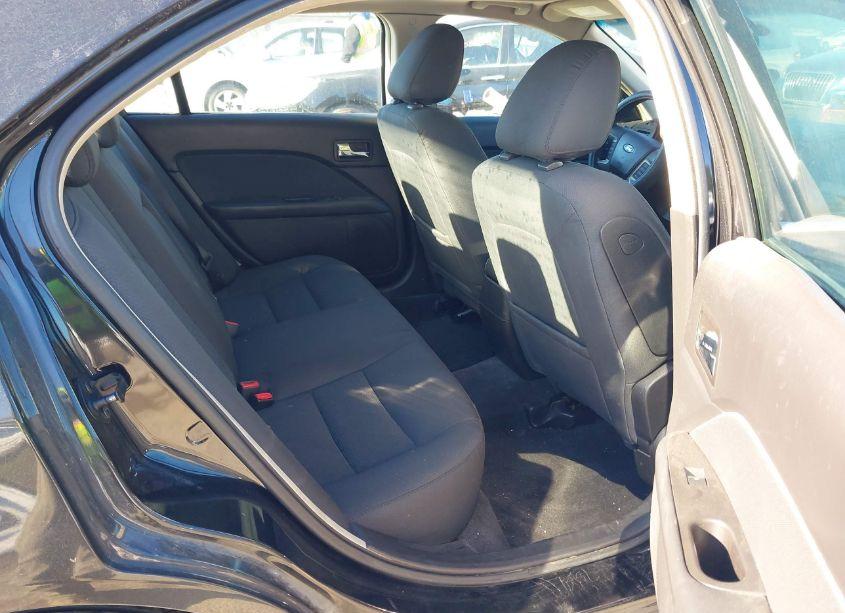 Photo 8 of 2010 Ford Fusion SE (VIN 3FAHP0HA4AR391981)