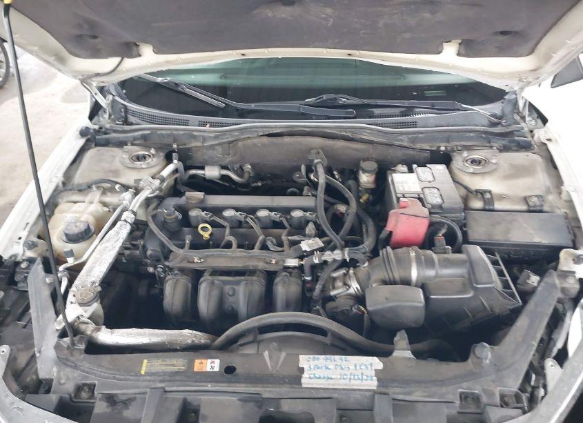 Photo 10 of 2010 Ford Fusion SE (VIN 3FAHP0HA4AR423540)