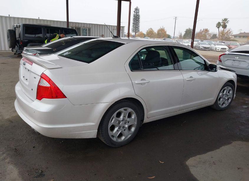 Photo 13 of 2010 Ford Fusion SE (VIN 3FAHP0HA4AR423540)
