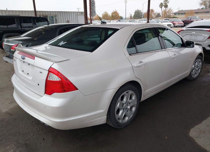 Photo 4 of 2010 Ford Fusion SE (VIN 3FAHP0HA4AR423540)