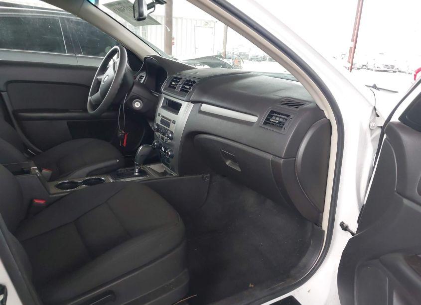 Photo 5 of 2010 Ford Fusion SE (VIN 3FAHP0HA4AR423540)