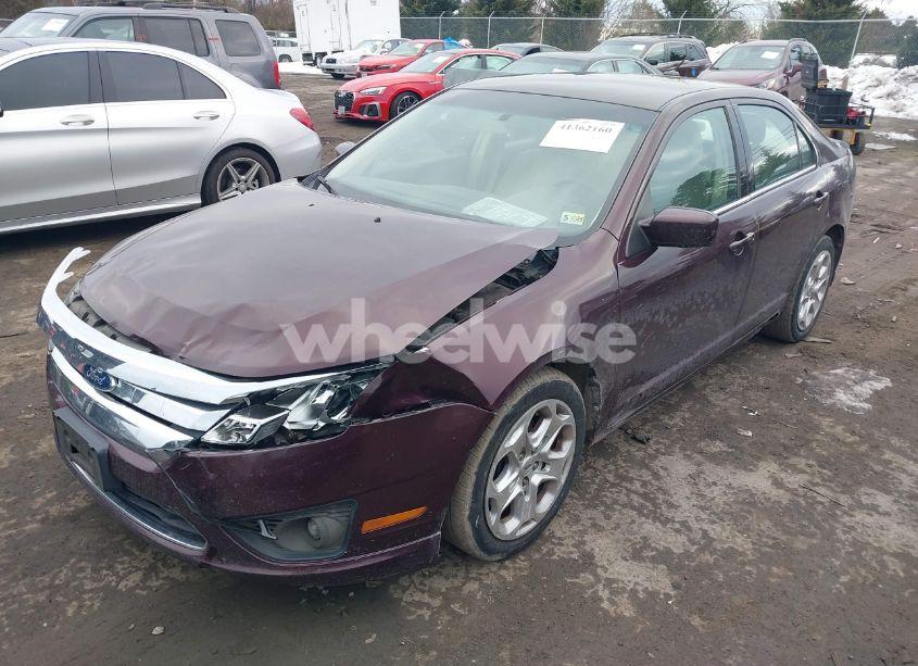 Photo 2 of 2011 Ford Fusion SE (VIN 3FAHP0HA4BR125796)