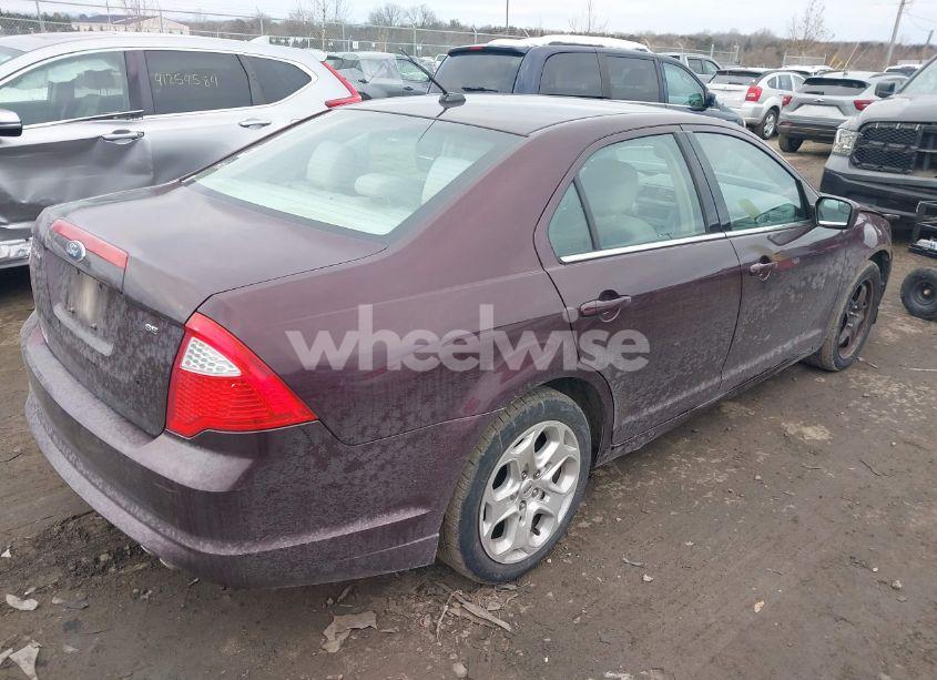 Photo 4 of 2011 Ford Fusion SE (VIN 3FAHP0HA4BR125796)