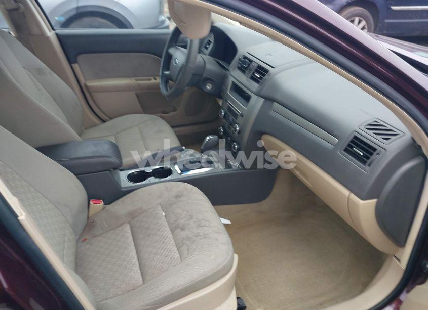 Photo 5 of 2011 Ford Fusion SE (VIN 3FAHP0HA4BR125796)