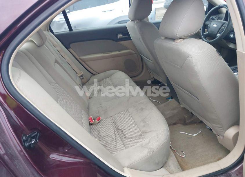 Photo 8 of 2011 Ford Fusion SE (VIN 3FAHP0HA4BR125796)