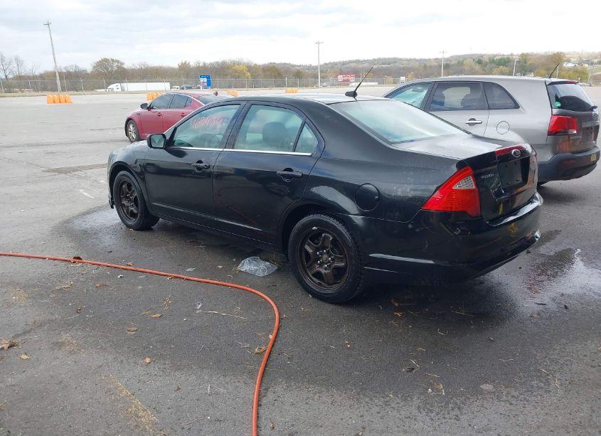 Photo 3 of 2011 Ford Fusion SE (VIN 3FAHP0HA4BR128861)