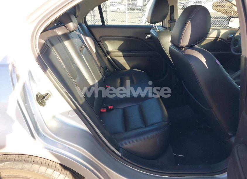 Photo 8 of 2011 Ford Fusion SE (VIN 3FAHP0HA4BR196979)