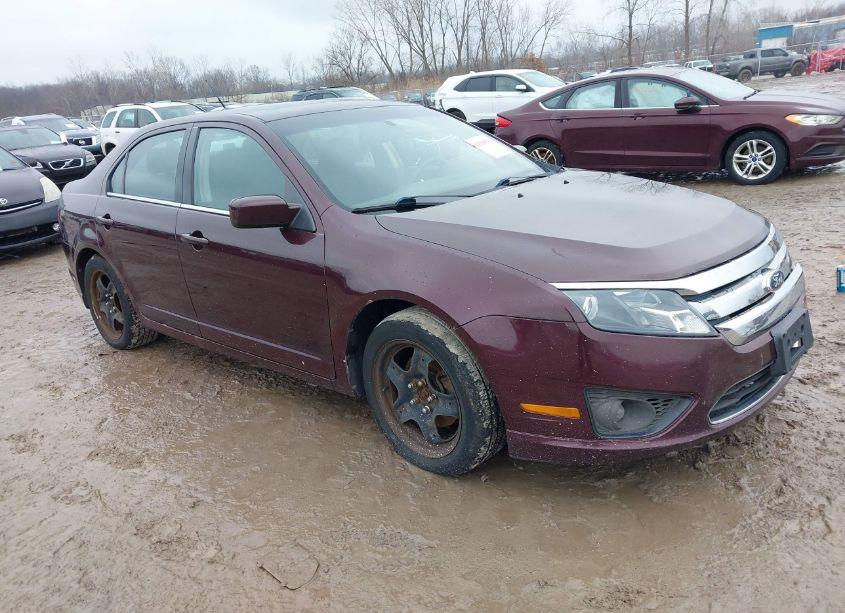 2011 Ford Fusion SE (VIN 3FAHP0HA4BR200125) main photo
