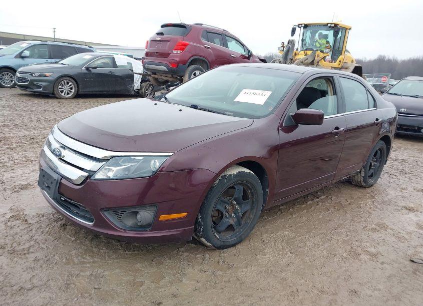 Photo 2 of 2011 Ford Fusion SE (VIN 3FAHP0HA4BR200125)