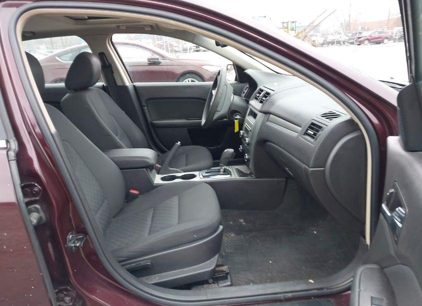 Photo 5 of 2011 Ford Fusion SE (VIN 3FAHP0HA4BR200125)