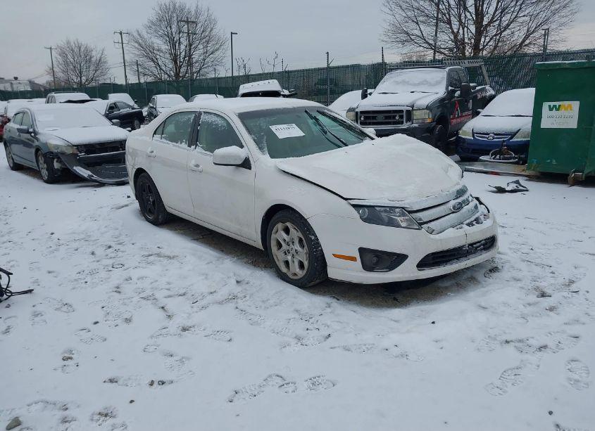 2011 Ford Fusion SE (VIN 3FAHP0HA4BR216762) main photo