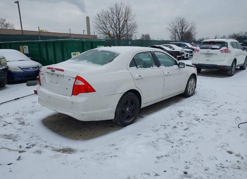 Photo 4 of 2011 Ford Fusion SE (VIN 3FAHP0HA4BR216762)