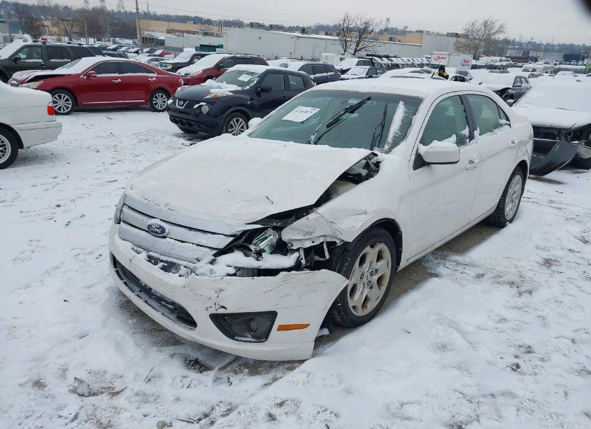 Photo 6 of 2011 Ford Fusion SE (VIN 3FAHP0HA4BR216762)