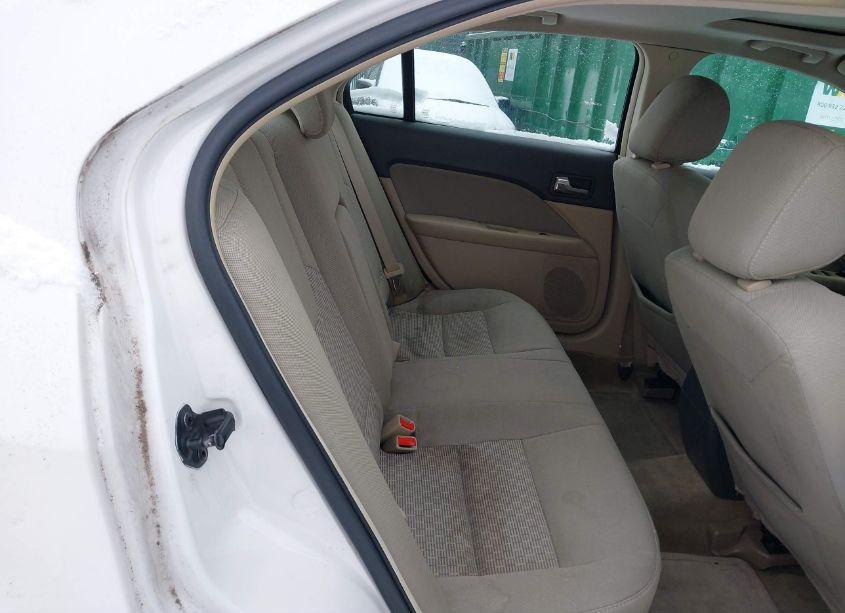 Photo 8 of 2011 Ford Fusion SE (VIN 3FAHP0HA4BR216762)