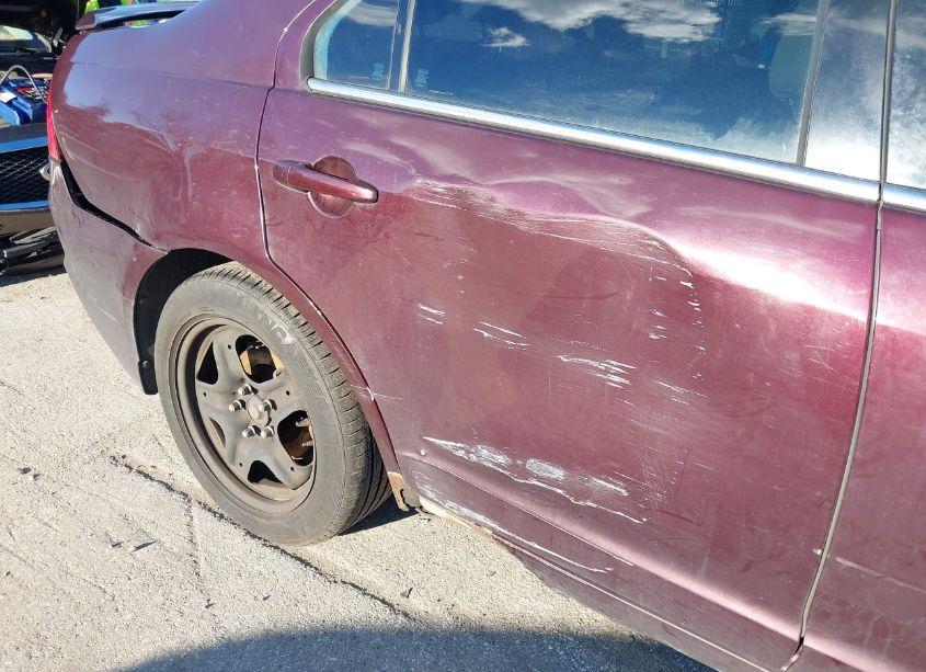 Photo 13 of 2011 Ford Fusion SE (VIN 3FAHP0HA4BR277383)