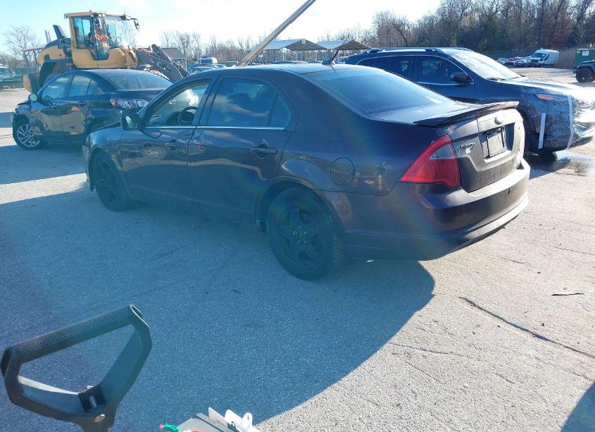 Photo 3 of 2011 Ford Fusion SE (VIN 3FAHP0HA4BR277383)