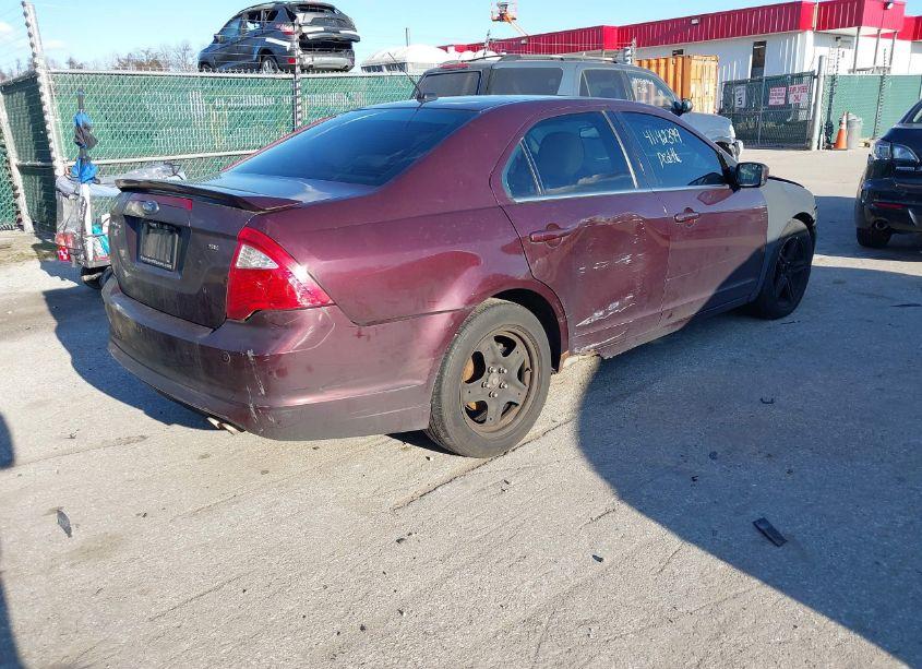 Photo 4 of 2011 Ford Fusion SE (VIN 3FAHP0HA4BR277383)