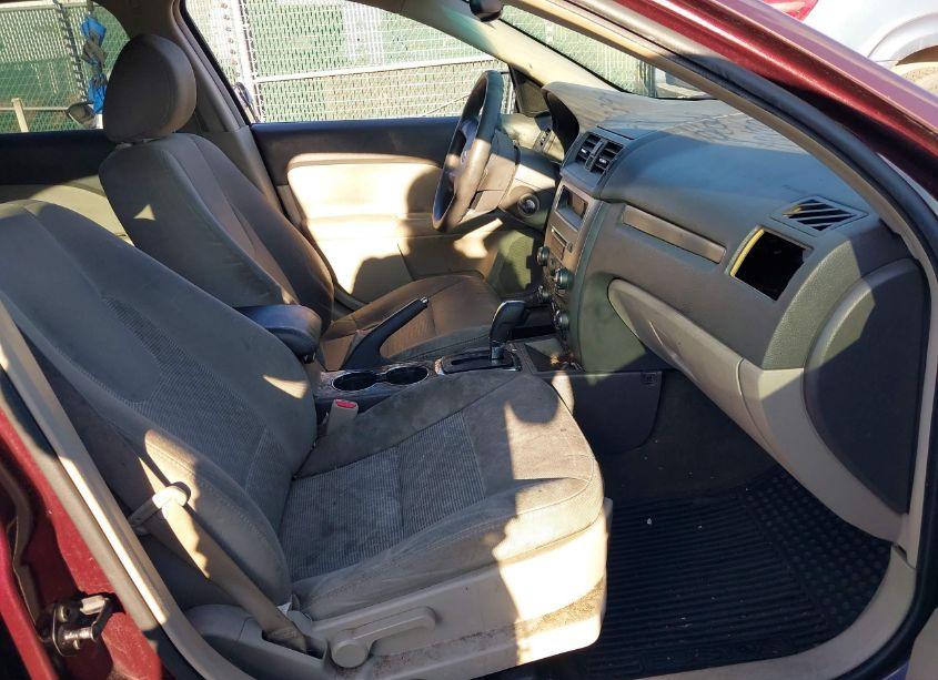 Photo 5 of 2011 Ford Fusion SE (VIN 3FAHP0HA4BR277383)