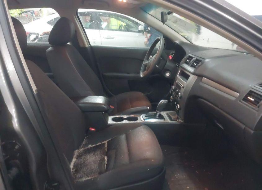 Photo 5 of 2011 Ford Fusion SE (VIN 3FAHP0HA4BR291414)