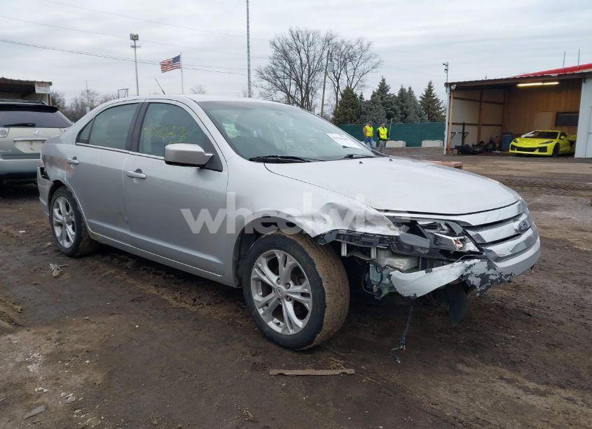 2012 Ford Fusion SE (VIN 3FAHP0HA4CR129218) main photo