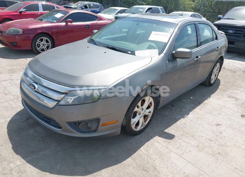 Photo 2 of 2012 Ford Fusion SE (VIN 3FAHP0HA4CR203446)