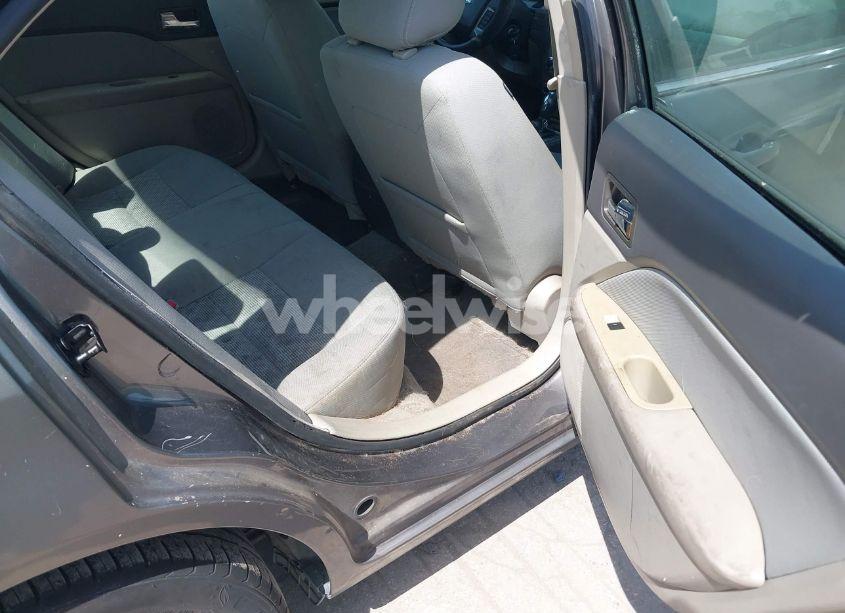 Photo 8 of 2012 Ford Fusion SE (VIN 3FAHP0HA4CR203446)