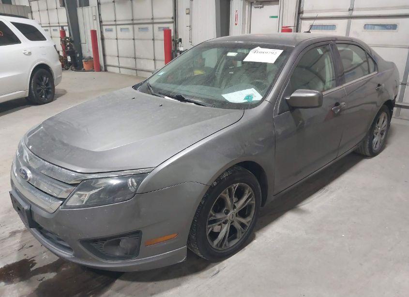 Photo 2 of 2012 Ford Fusion SE (VIN 3FAHP0HA4CR214088)