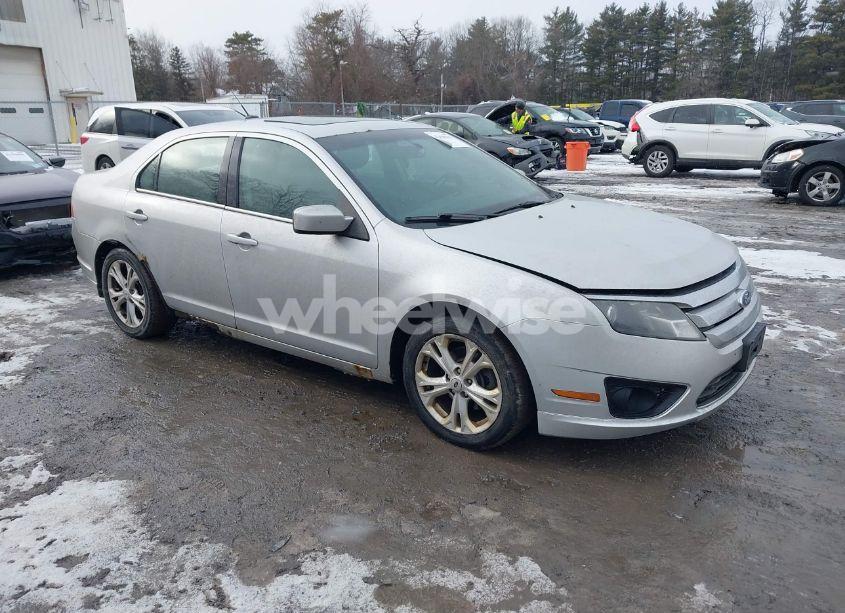 2012 Ford Fusion SE (VIN 3FAHP0HA4CR228055) main photo
