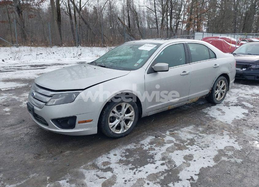 Photo 2 of 2012 Ford Fusion SE (VIN 3FAHP0HA4CR228055)