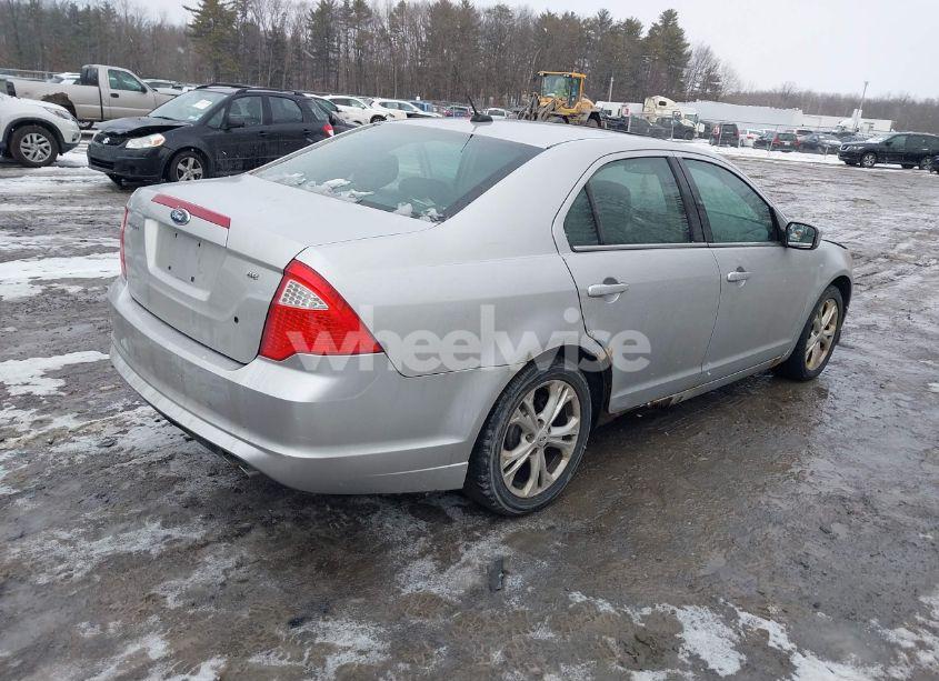 Photo 4 of 2012 Ford Fusion SE (VIN 3FAHP0HA4CR228055)