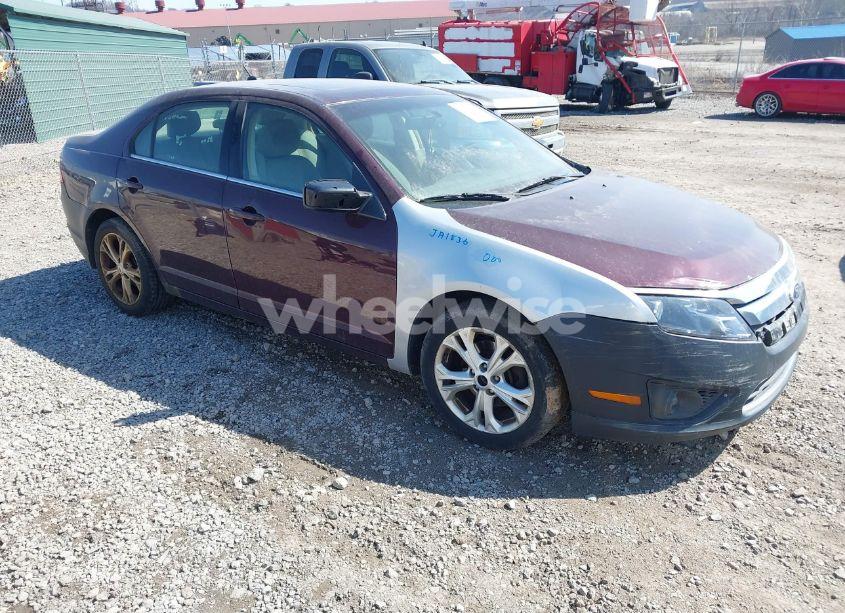2012 Ford Fusion SE (VIN 3FAHP0HA4CR229304) main photo