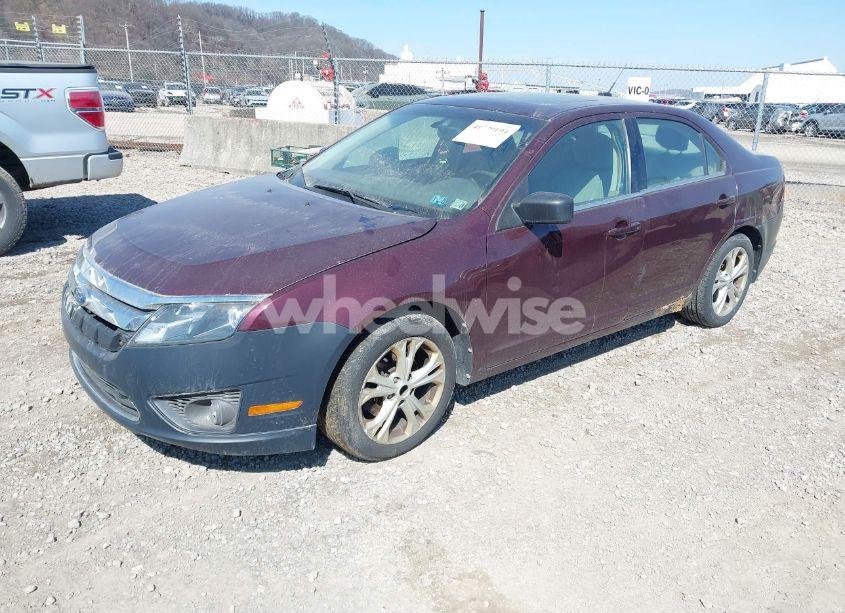 Photo 2 of 2012 Ford Fusion SE (VIN 3FAHP0HA4CR229304)
