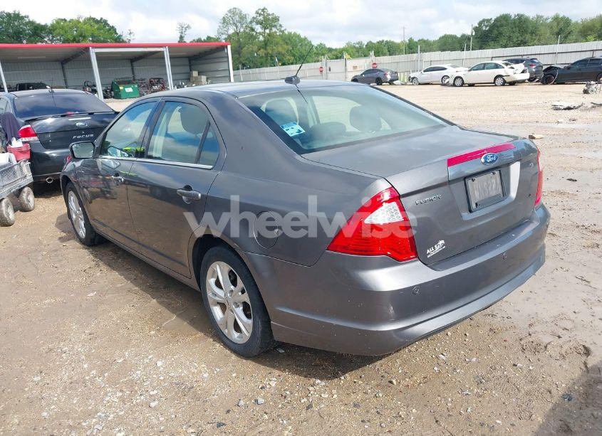 Photo 3 of 2012 Ford Fusion SE (VIN 3FAHP0HA4CR235233)