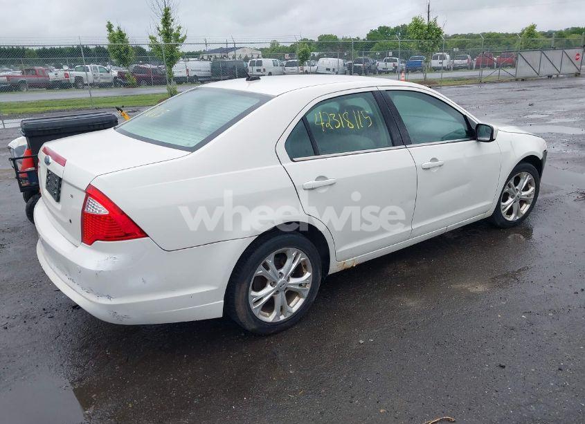 Photo 4 of 2012 Ford Fusion SE (VIN 3FAHP0HA4CR261668)