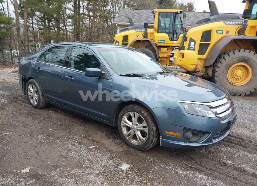 2012 Ford Fusion SE (VIN 3FAHP0HA4CR272590) main photo