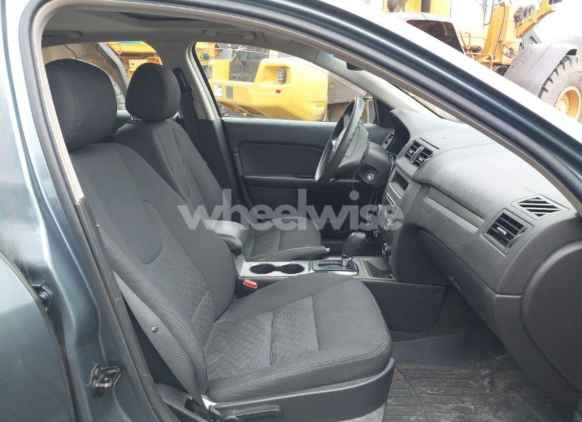 Photo 5 of 2012 Ford Fusion SE (VIN 3FAHP0HA4CR272590)