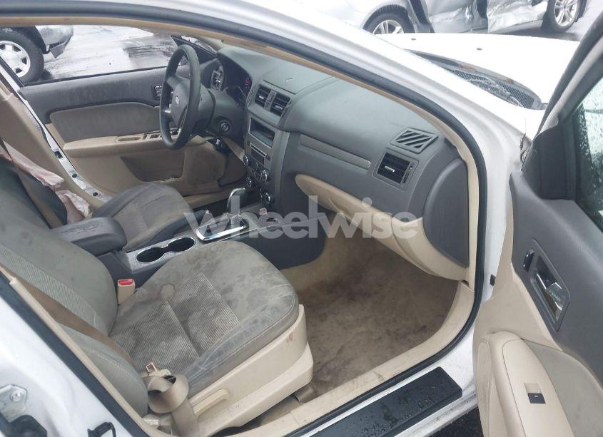 Photo 5 of 2012 Ford Fusion SE (VIN 3FAHP0HA4CR280690)