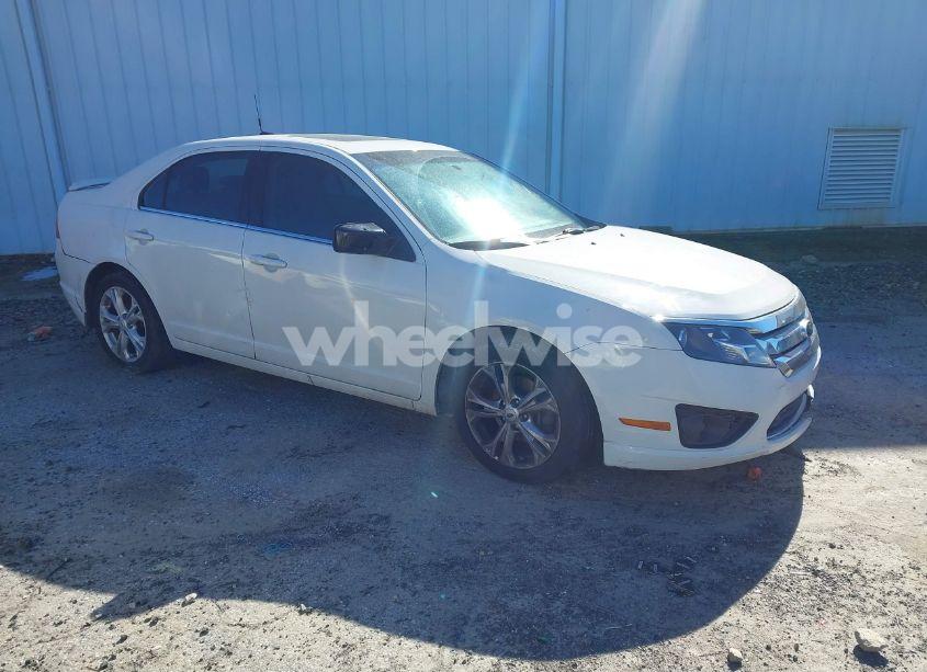 2012 Ford Fusion SE (VIN 3FAHP0HA4CR298929) main photo