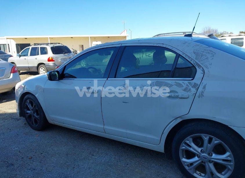 Photo 15 of 2012 Ford Fusion SE (VIN 3FAHP0HA4CR298929)