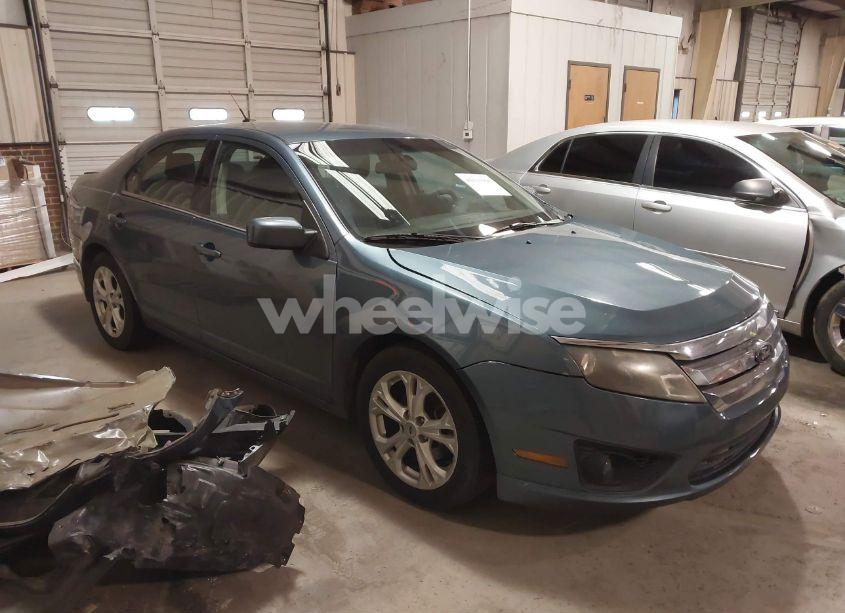 2012 Ford Fusion SE (VIN 3FAHP0HA4CR371748) main photo