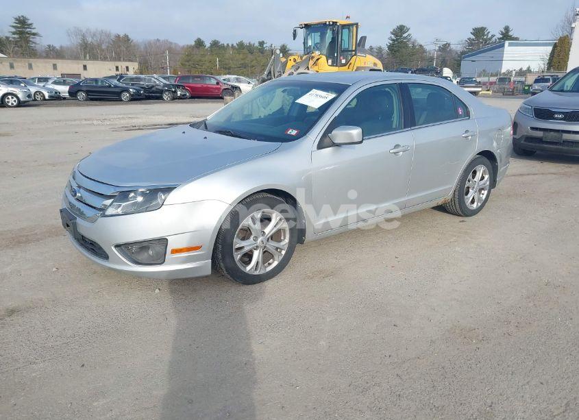 Photo 2 of 2012 Ford Fusion SE (VIN 3FAHP0HA4CR379798)
