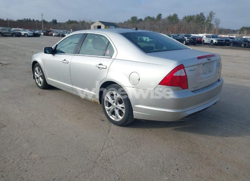 Photo 3 of 2012 Ford Fusion SE (VIN 3FAHP0HA4CR379798)