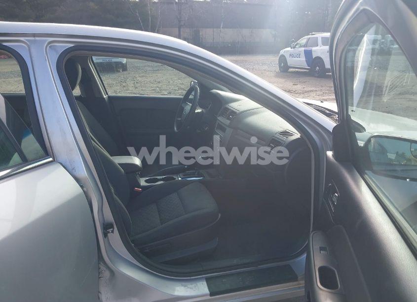 Photo 5 of 2012 Ford Fusion SE (VIN 3FAHP0HA4CR379798)