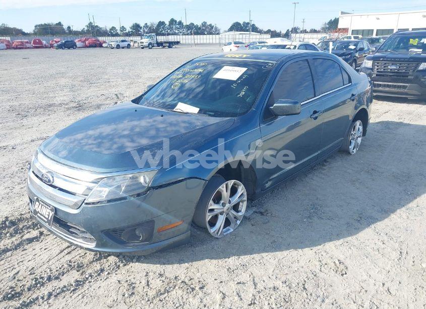Photo 2 of 2012 Ford Fusion SE (VIN 3FAHP0HA4CR388453)