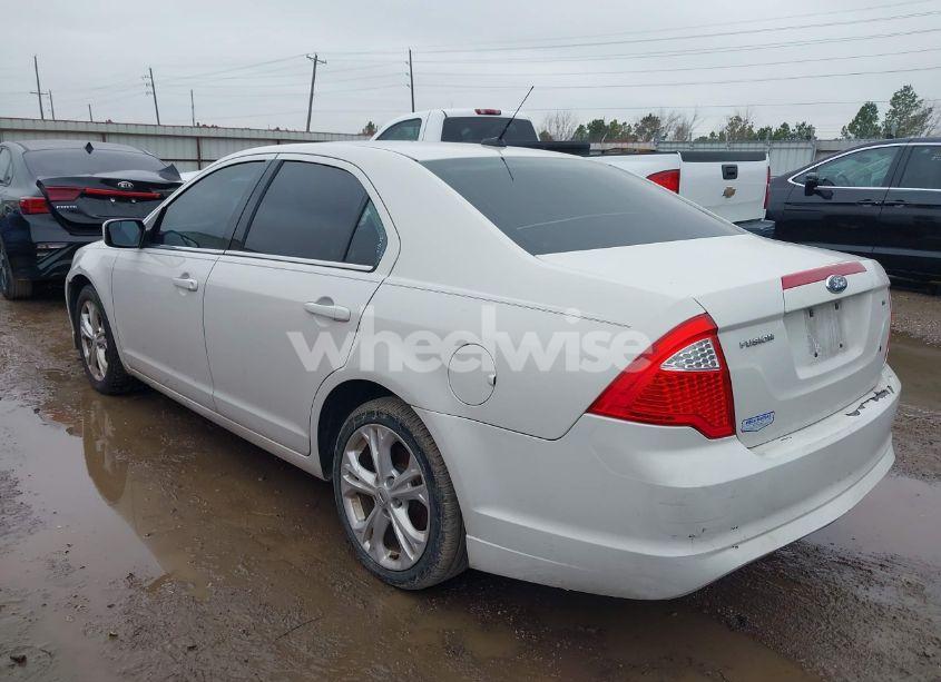 Photo 3 of 2012 Ford Fusion SE (VIN 3FAHP0HA4CR395354)