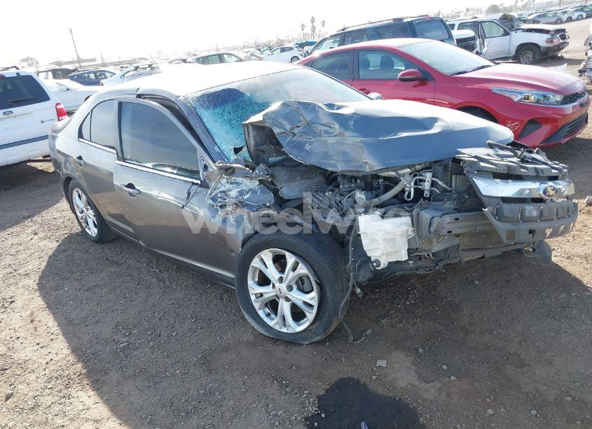 2012 Ford Fusion SE (VIN 3FAHP0HA4CR400231) main photo